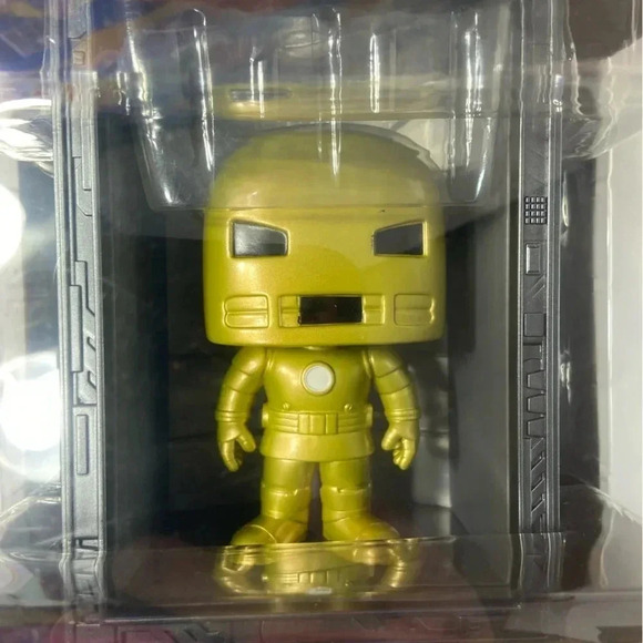 Marvel - Iron Man Hall of Armor Model 1 Golden Armor -  Large Bobble Head Funko - Picture 11 of 13